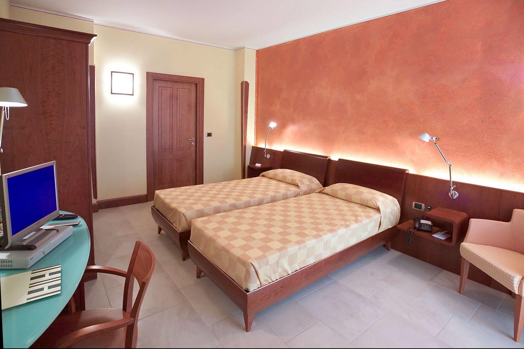 Albergo Ristorante San Marco Carmagnola Zewnętrze zdjęcie